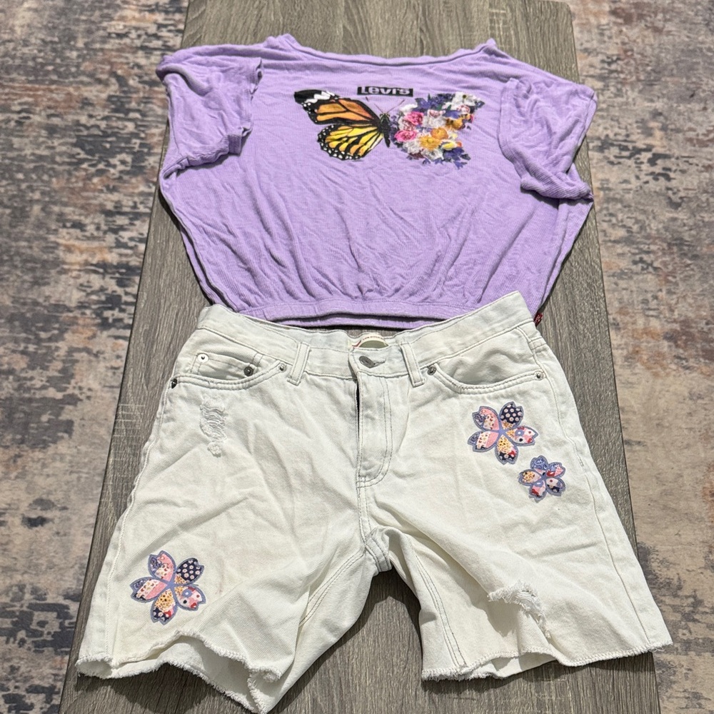Levi's Lavender Butterfly Tee and Cream Shorts
